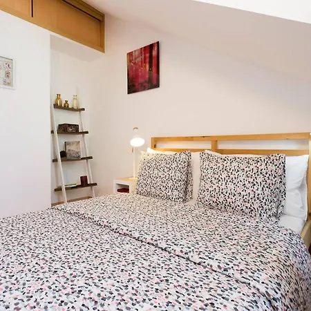 Apartment Trendy Loft In The Heart Of The Lisbon